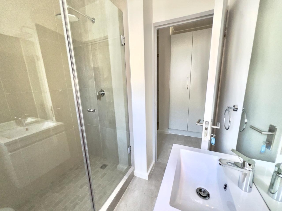 1 Bedroom Property for Sale in Table View Western Cape